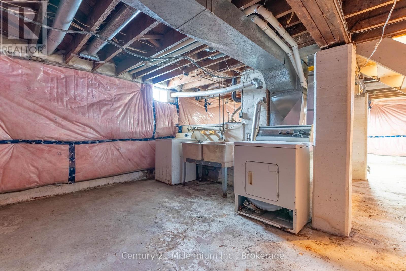 701 5Th Street E, Owen Sound, ON - Indoor