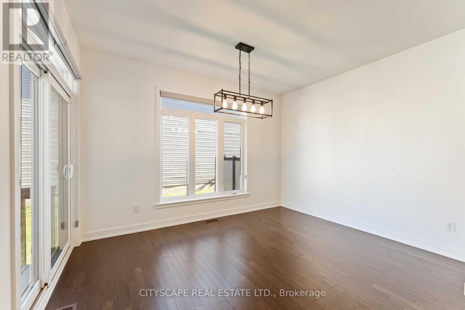 617 Kenabeek Terrace, Ottawa, ON - Indoor Photo Showing Other Room