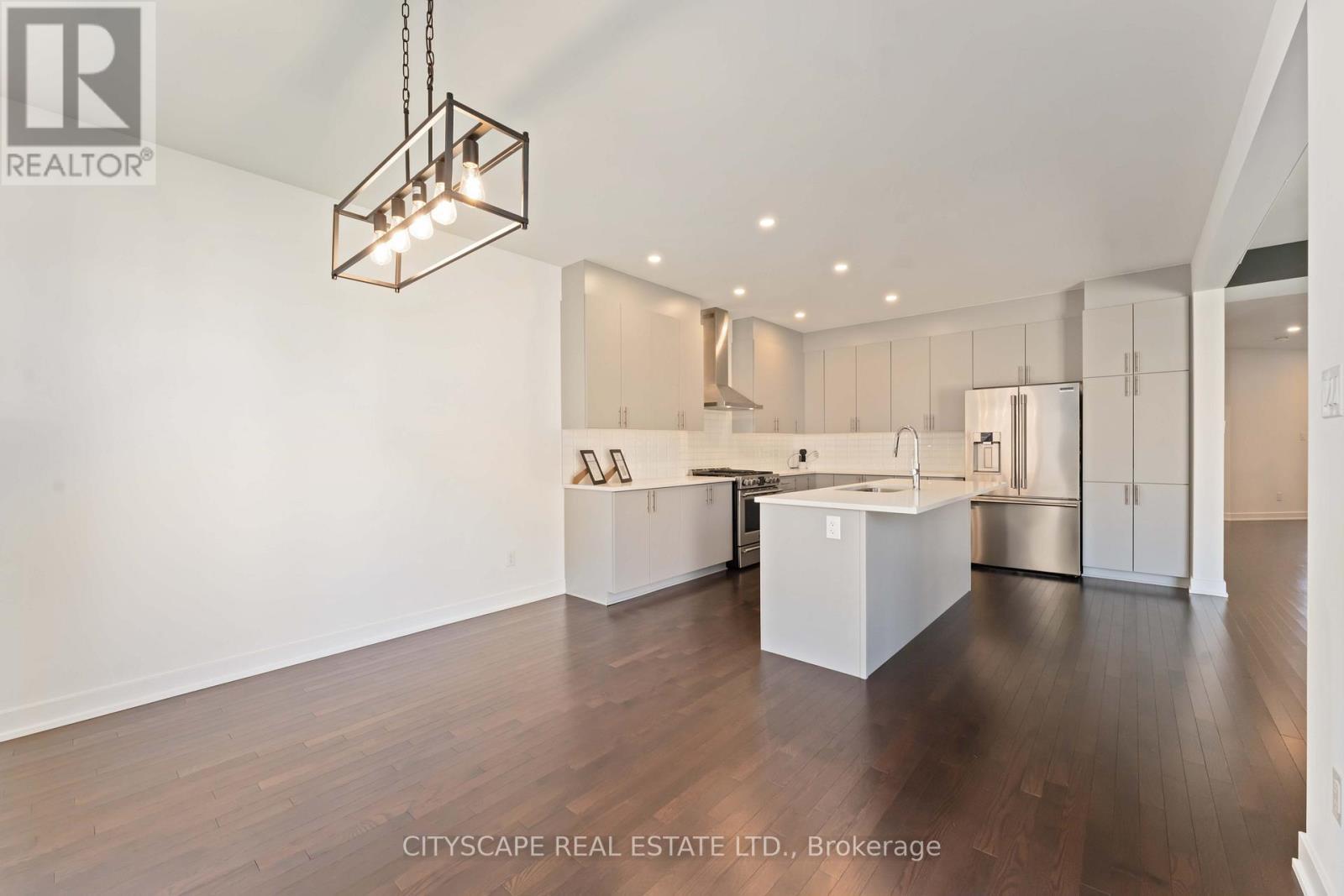 617 Kenabeek Terrace, Ottawa, ON - Indoor Photo Showing Kitchen
