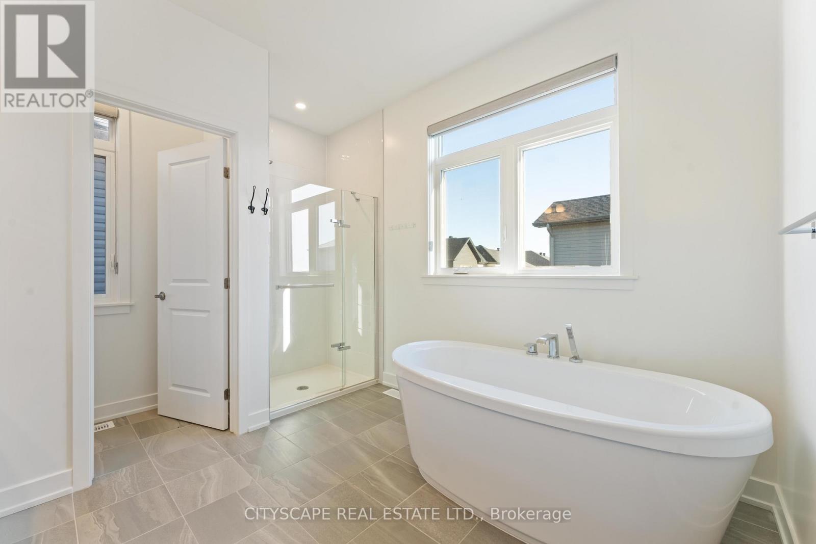617 Kenabeek Terrace, Ottawa, ON - Indoor Photo Showing Bathroom