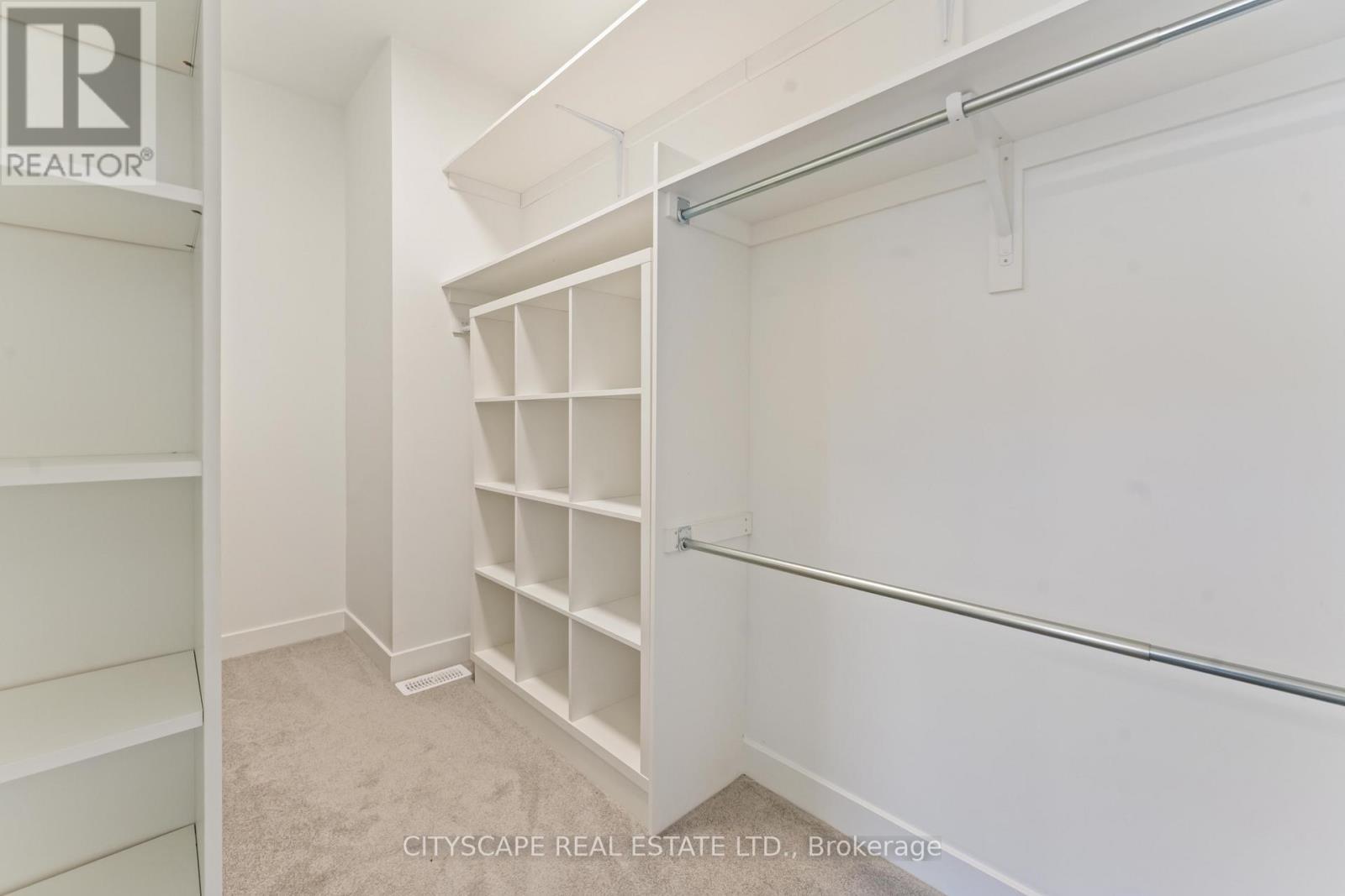 617 Kenabeek Terrace, Ottawa, ON - Indoor With Storage