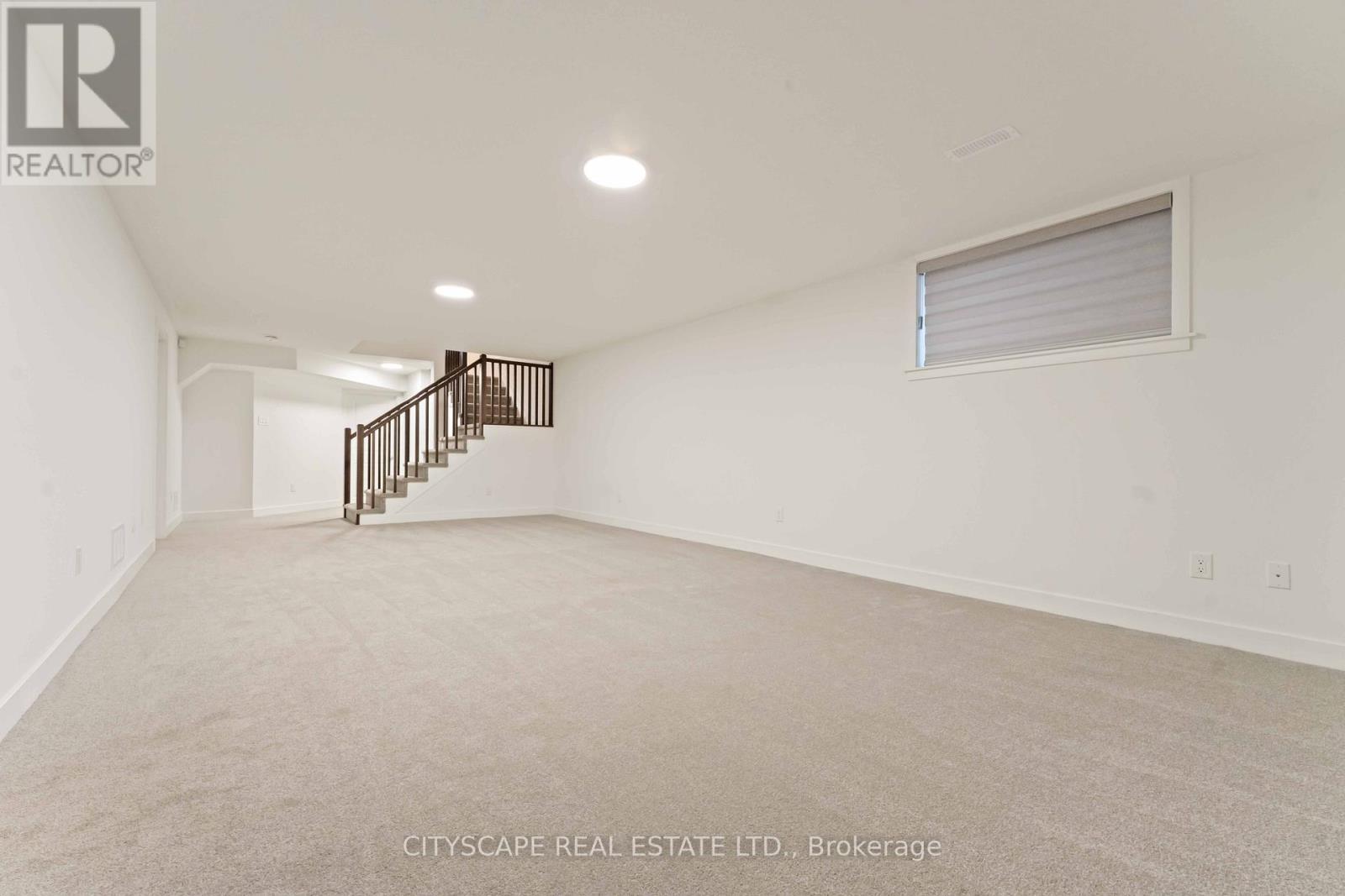 617 Kenabeek Terrace, Ottawa, ON - Indoor Photo Showing Other Room