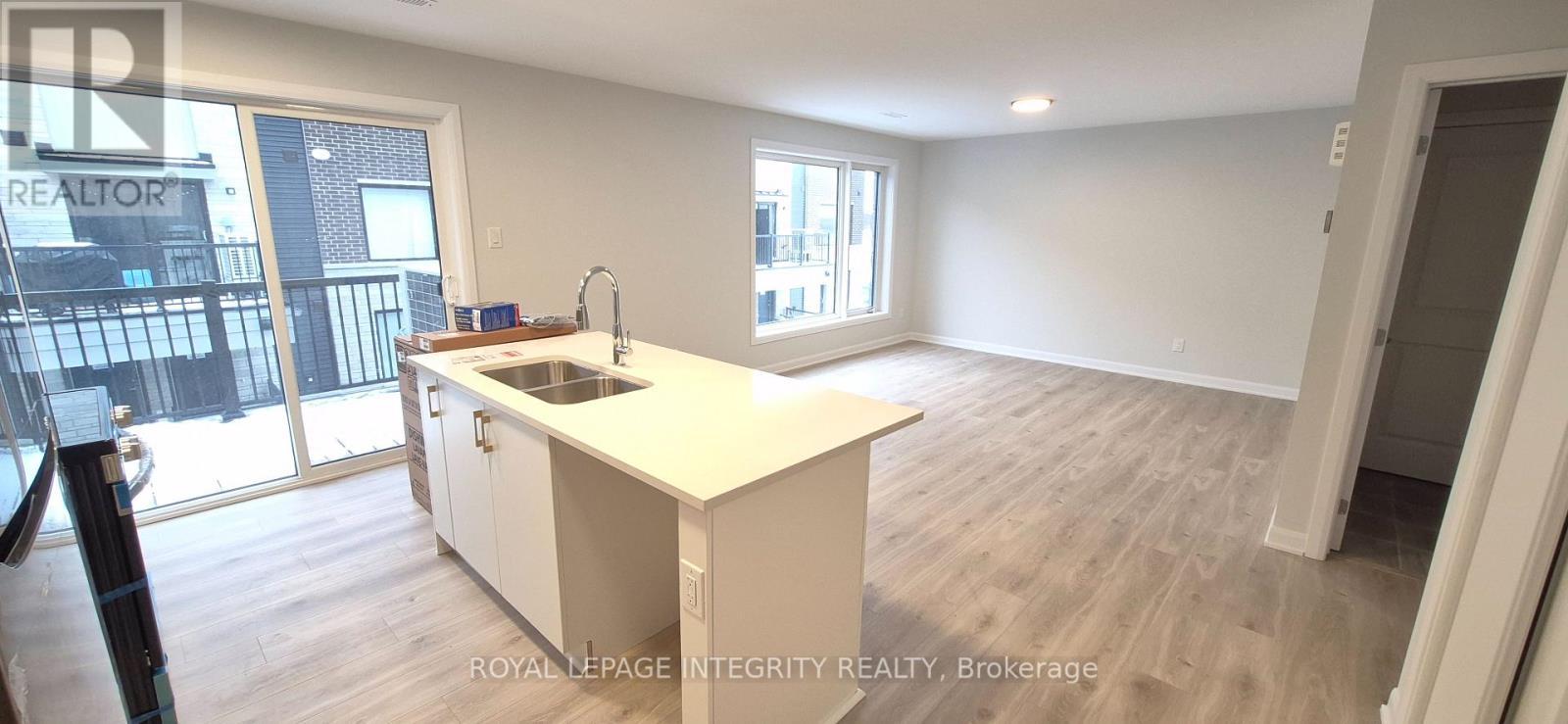 3 - 401 Glenroy Gilbert Drive, Ottawa, ON - Indoor Photo Showing Kitchen With Double Sink