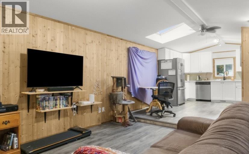 48 584 Columbia Avenue, Kitimat, BC - Indoor