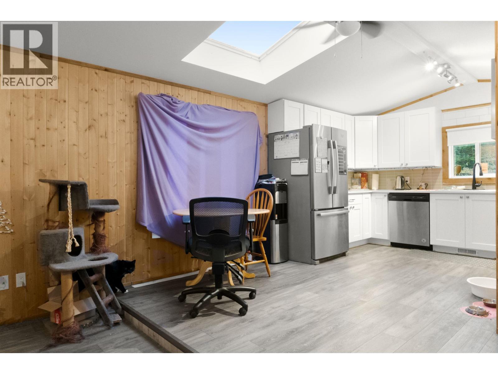48 584 Columbia Avenue, Kitimat, BC - Indoor