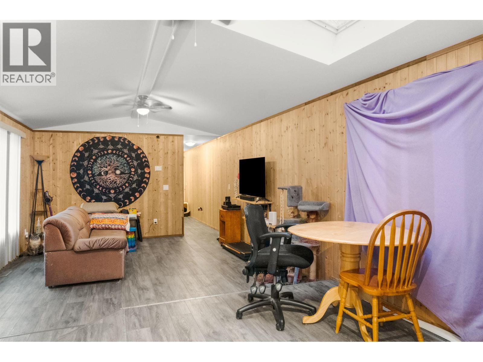 48 584 Columbia Avenue, Kitimat, BC - Indoor Photo Showing Office