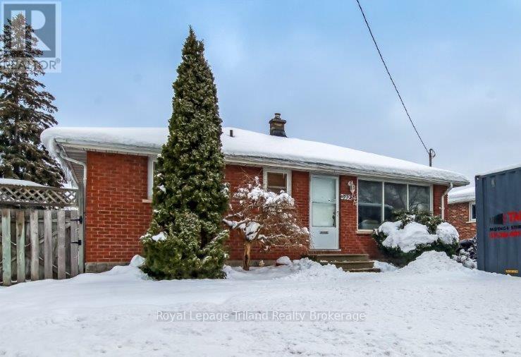 772 Devonshire Avenue E, Woodstock (Woodstock - North), ON - Outdoor