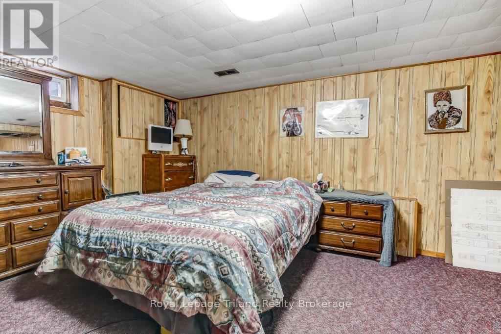 772 Devonshire Avenue E, Woodstock (Woodstock - North), ON - Indoor Photo Showing Bedroom