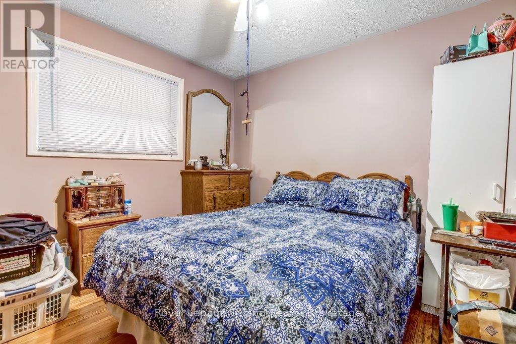 772 Devonshire Avenue E, Woodstock (Woodstock - North), ON - Indoor Photo Showing Bedroom