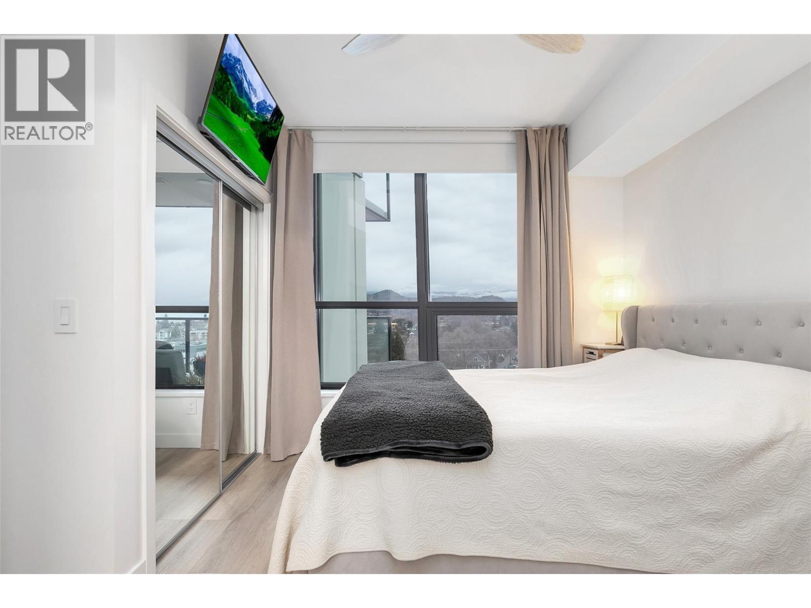 1488 Bertram Street Unit# 905, Kelowna, BC - Indoor Photo Showing Bedroom