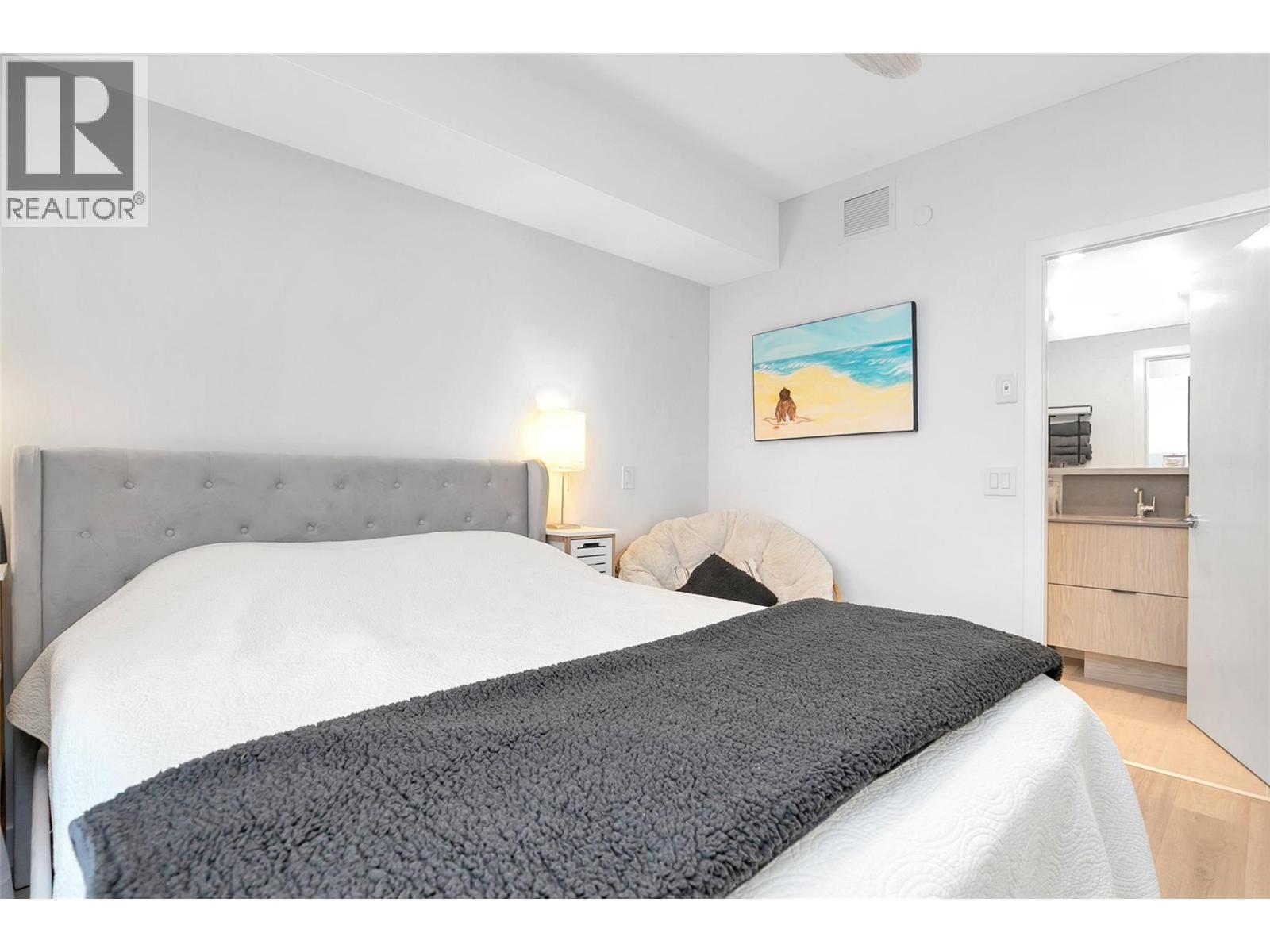 1488 Bertram Street Unit# 905, Kelowna, BC - Indoor Photo Showing Bedroom