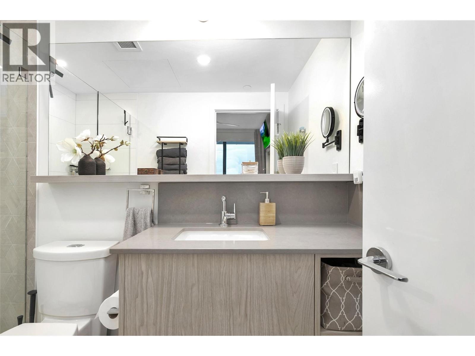 1488 Bertram Street Unit# 905, Kelowna, BC - Indoor Photo Showing Bathroom