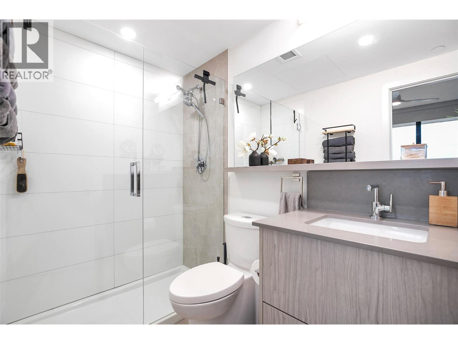 1488 Bertram Street Unit# 905, Kelowna, BC - Indoor Photo Showing Bathroom