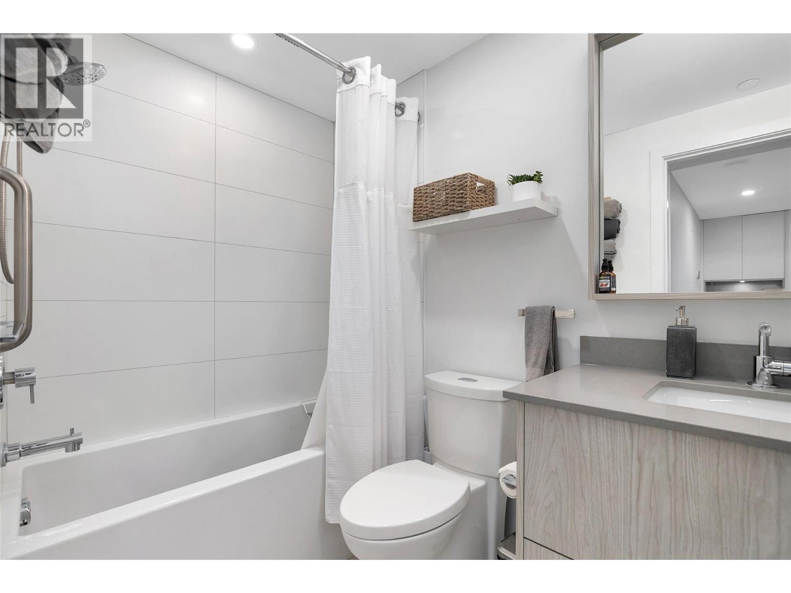 1488 Bertram Street Unit# 905, Kelowna, BC - Indoor Photo Showing Bathroom