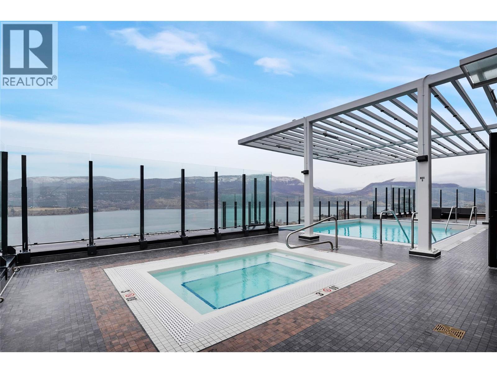 1488 Bertram Street Unit# 905, Kelowna, BC - With In Ground Pool