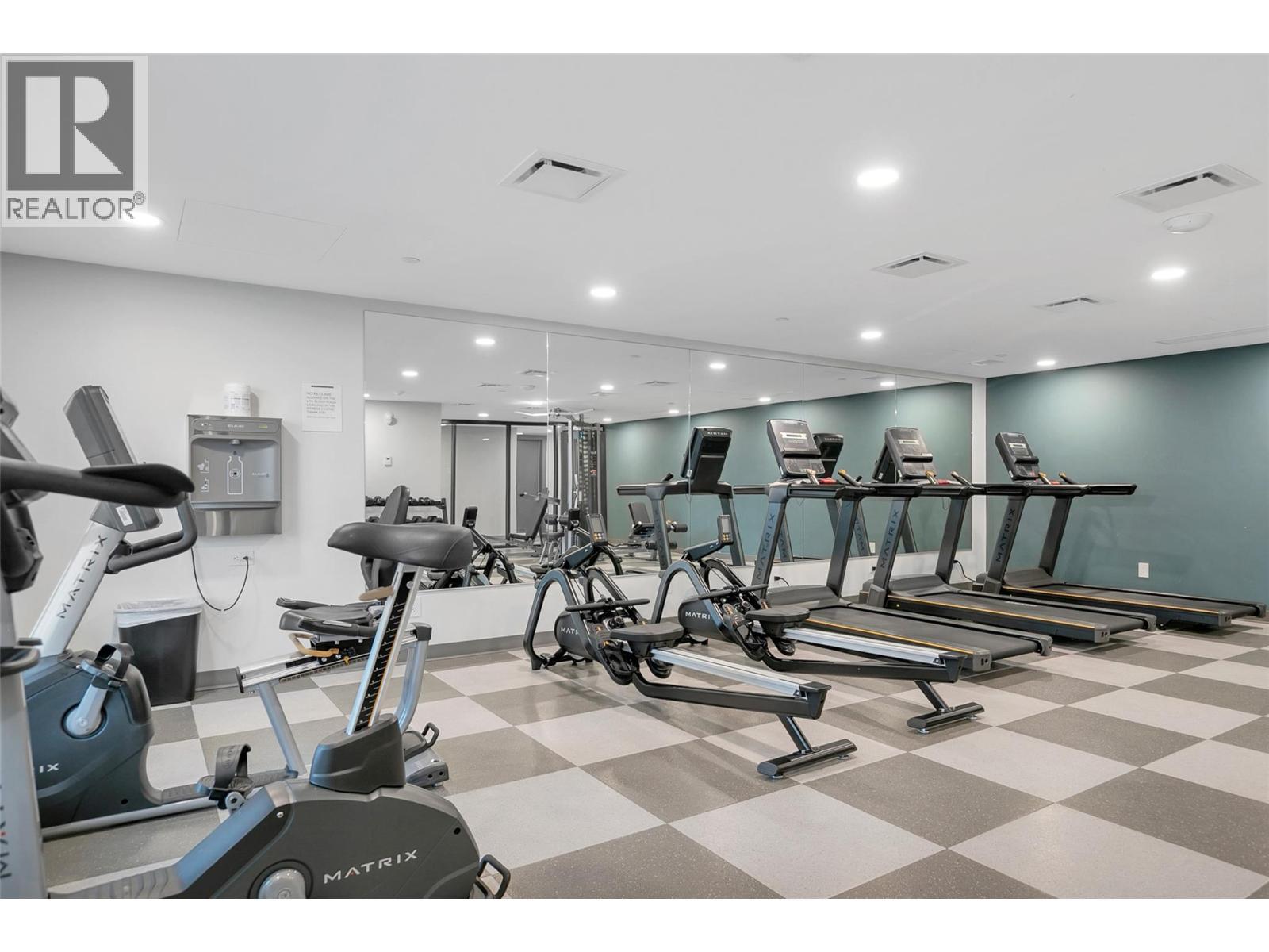 1488 Bertram Street Unit# 905, Kelowna, BC - Indoor Photo Showing Gym Room