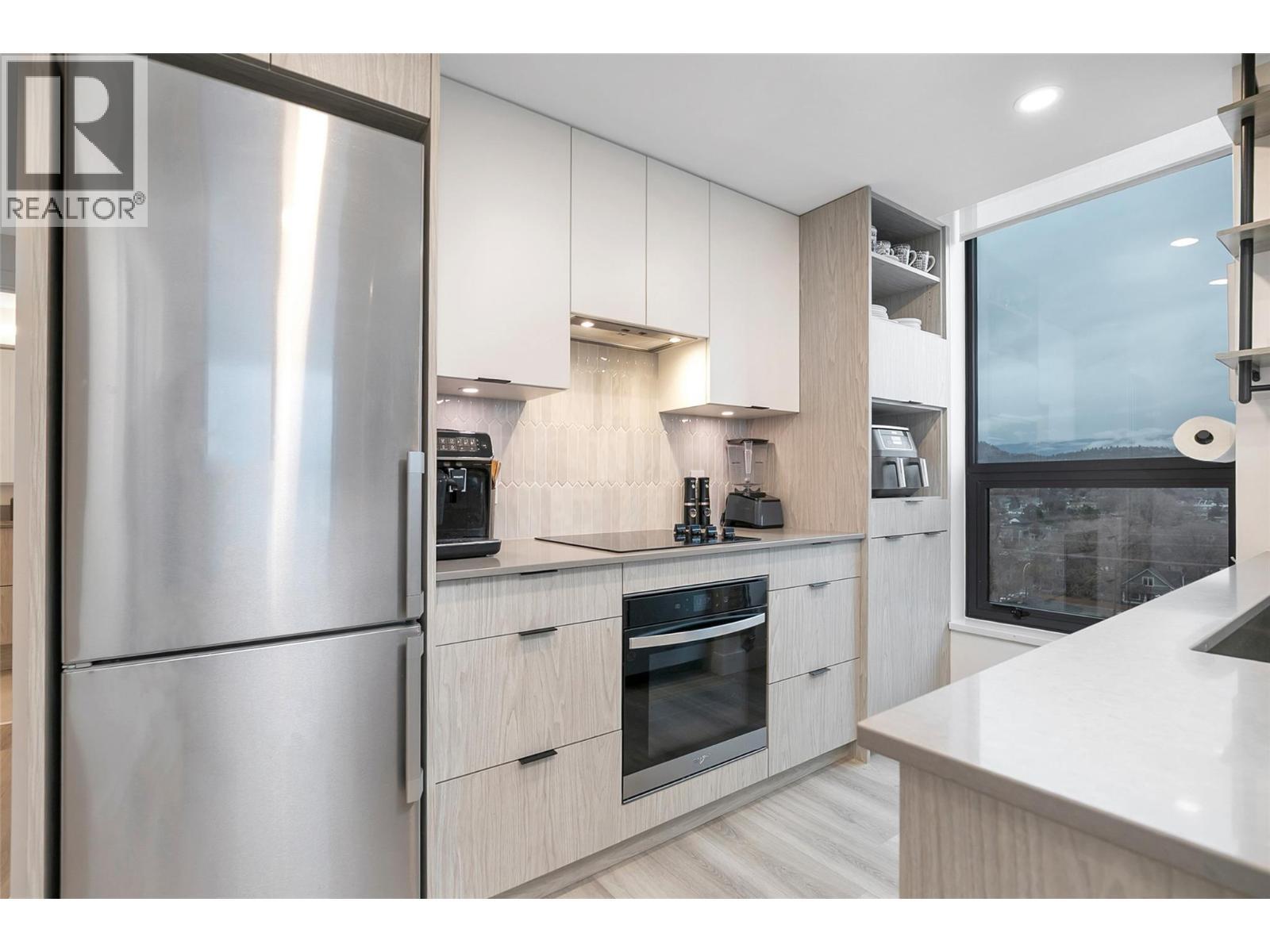 1488 Bertram Street Unit# 905, Kelowna, BC - Indoor Photo Showing Kitchen With Stainless Steel Kitchen With Upgraded Kitchen
