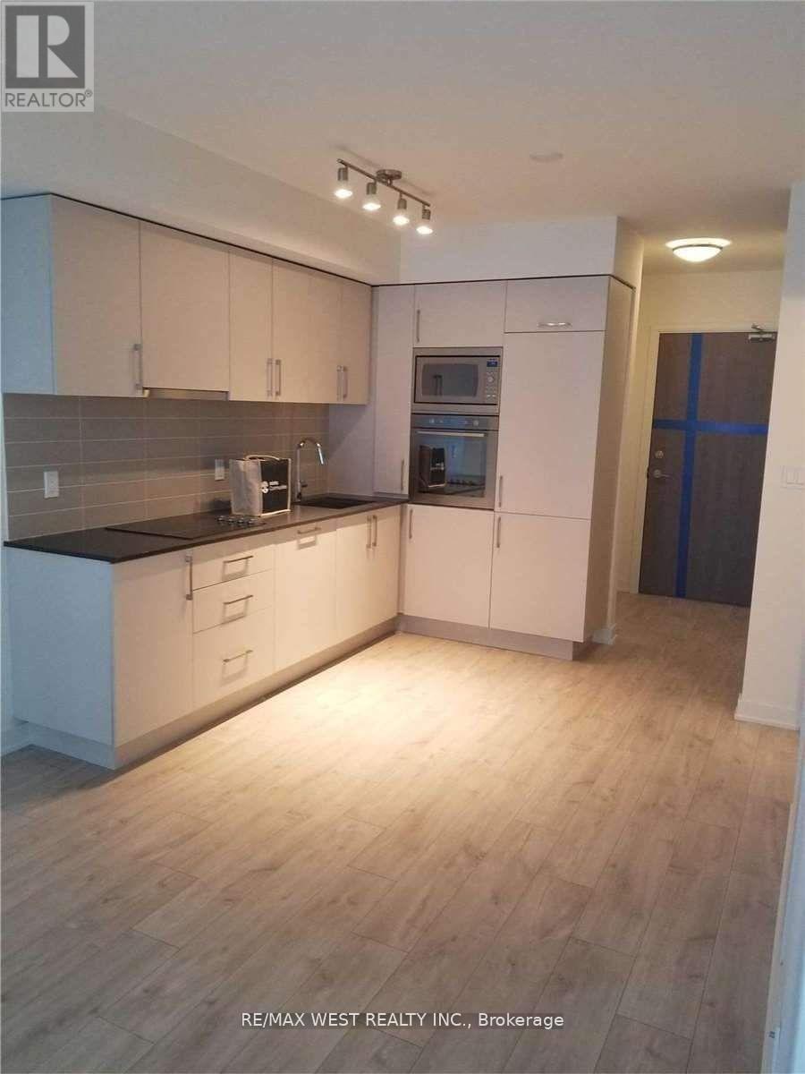 523 - 576 Front Street, Toronto, ON - Indoor Photo Showing Kitchen