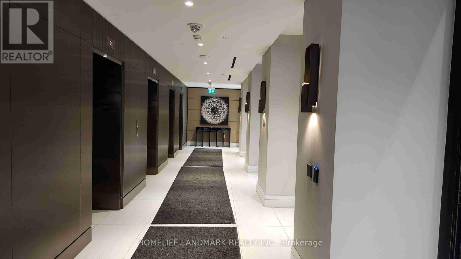 2410 - 39 Roehampton Avenue W, Toronto, ON - Indoor Photo Showing Other Room