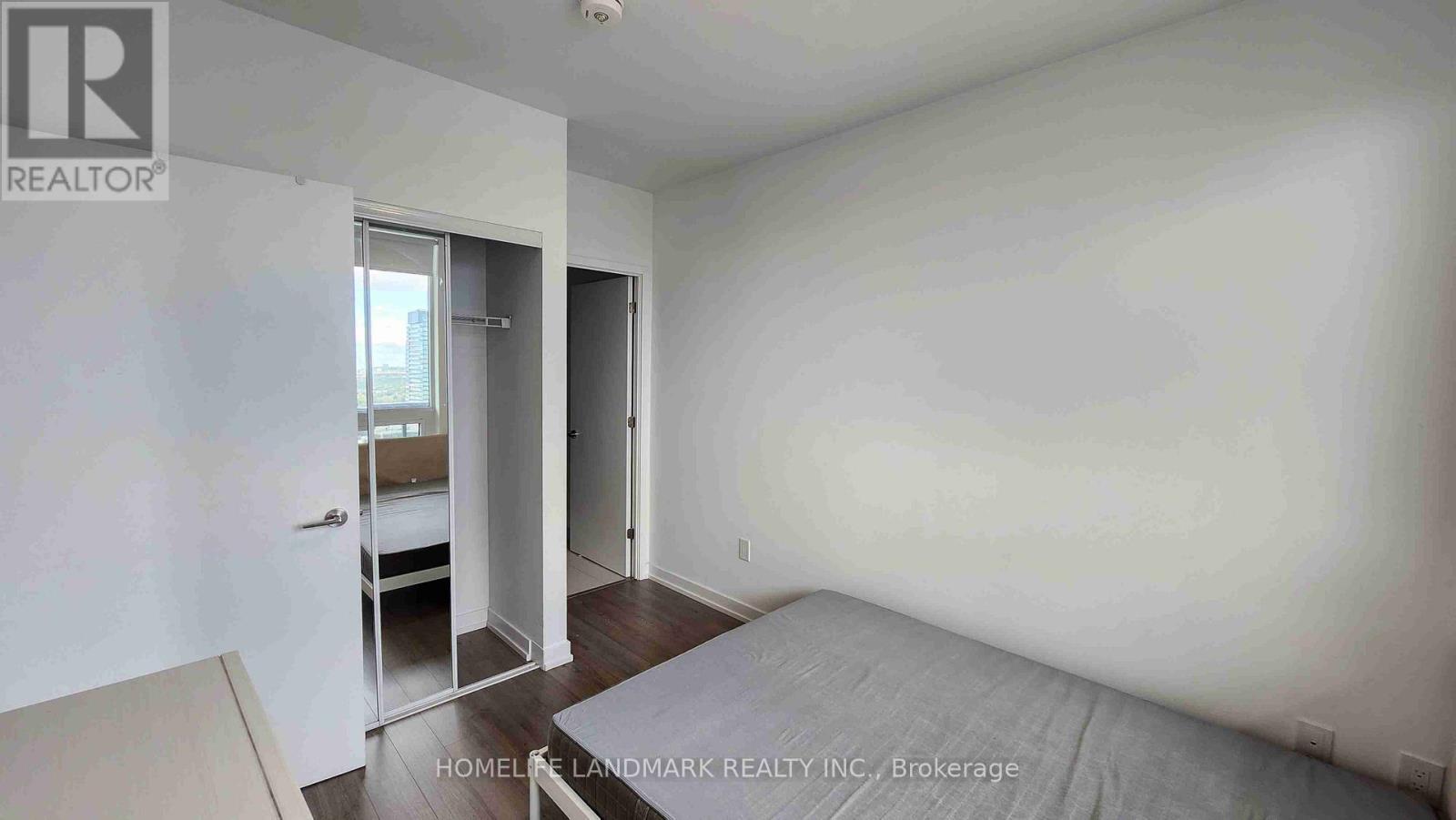 2410 - 39 Roehampton Avenue W, Toronto, ON - Indoor Photo Showing Other Room