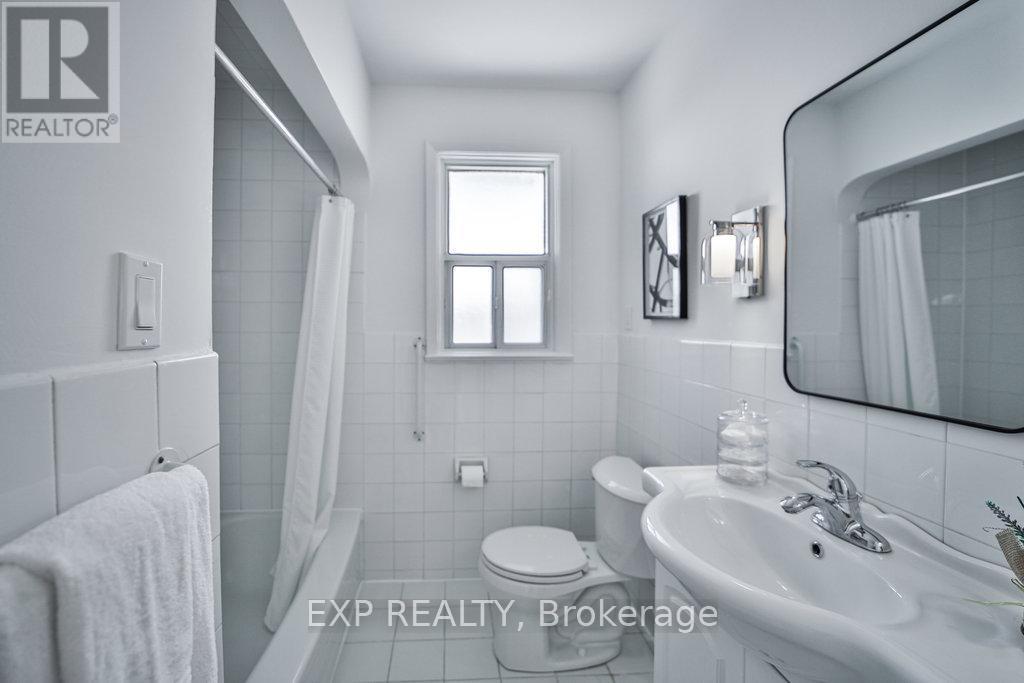 56 Gage Avenue, Toronto, ON - Indoor Photo Showing Bathroom