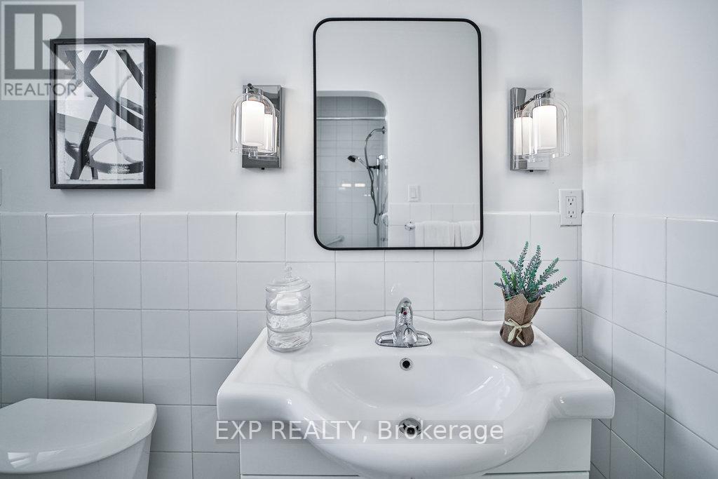 56 Gage Avenue, Toronto, ON - Indoor Photo Showing Bathroom
