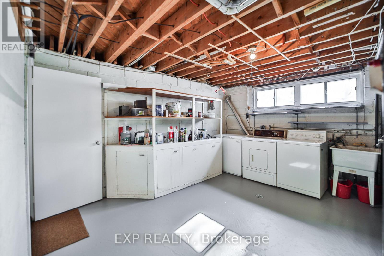 56 Gage Avenue, Toronto, ON - Indoor Photo Showing Laundry Room
