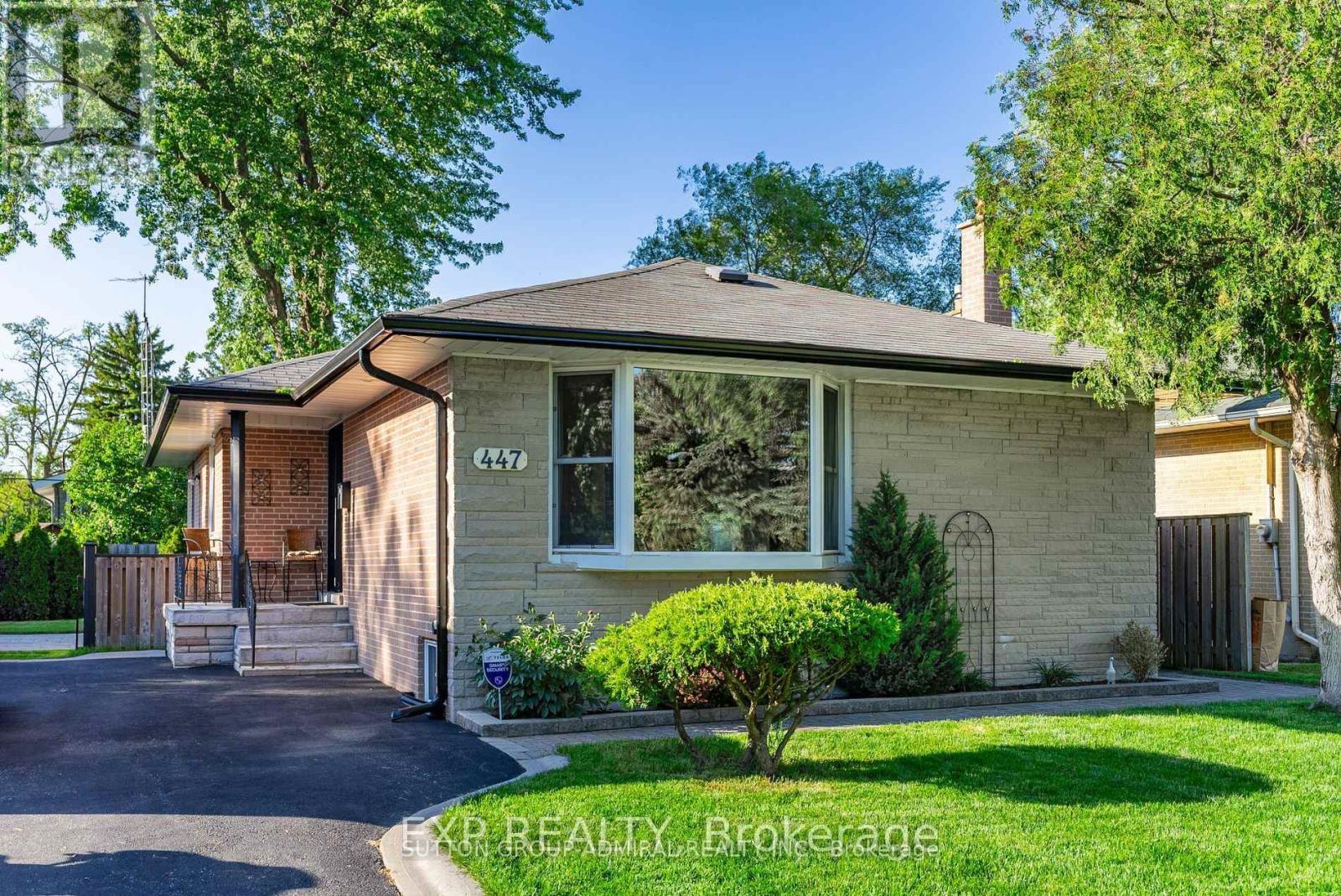 447 Taylor Mills Drive, Richmond Hill, ON - Outdoor