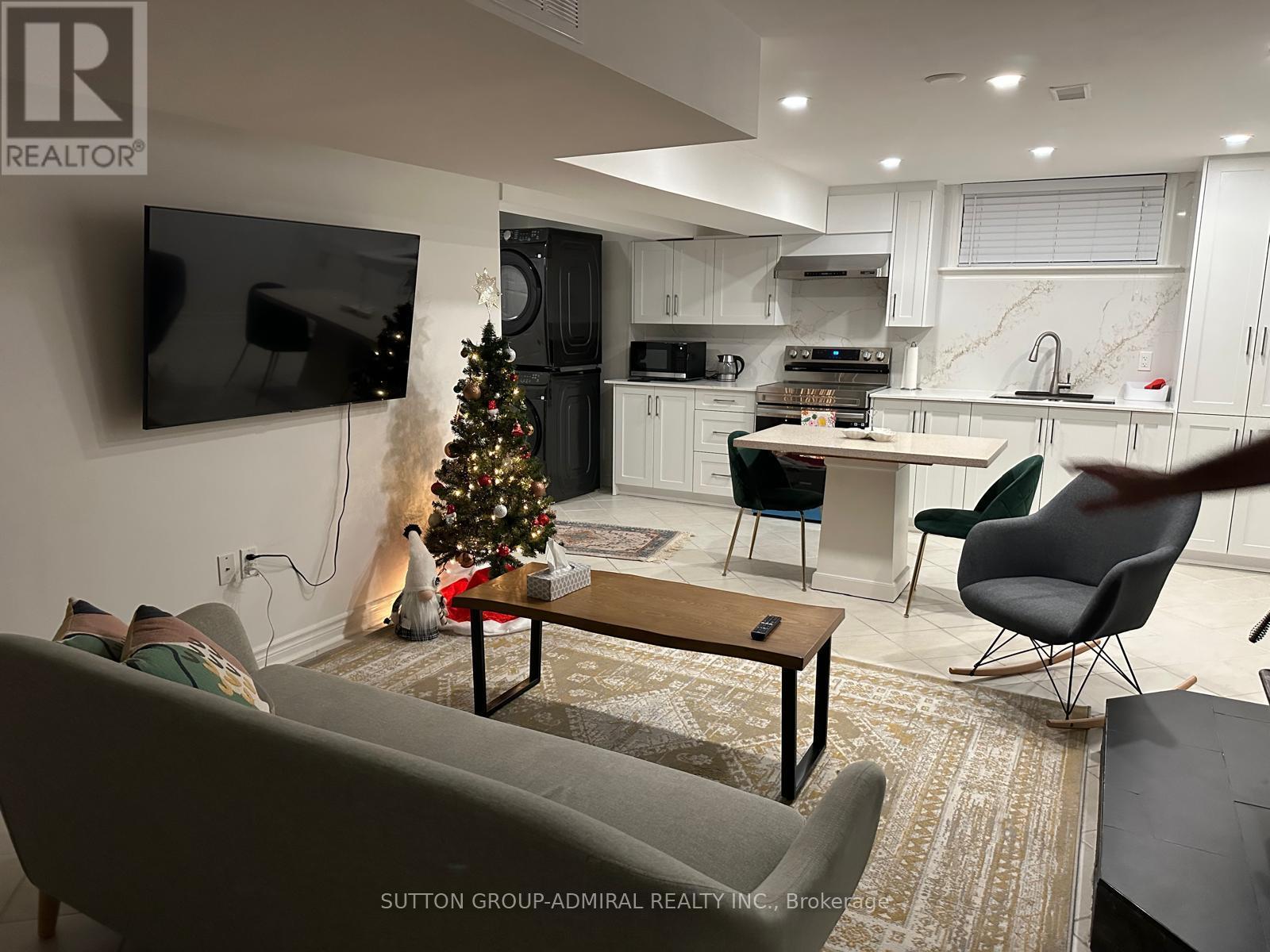 447 Taylor Mills Drive, Richmond Hill, ON - Indoor