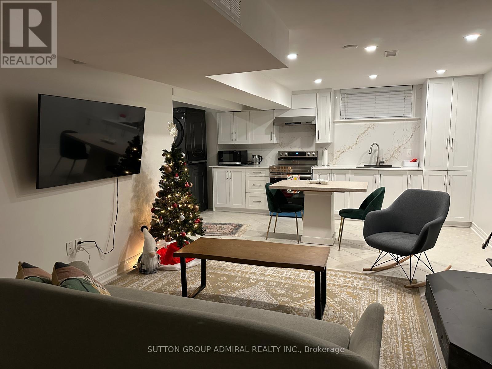 447 Taylor Mills Drive, Richmond Hill, ON - Indoor