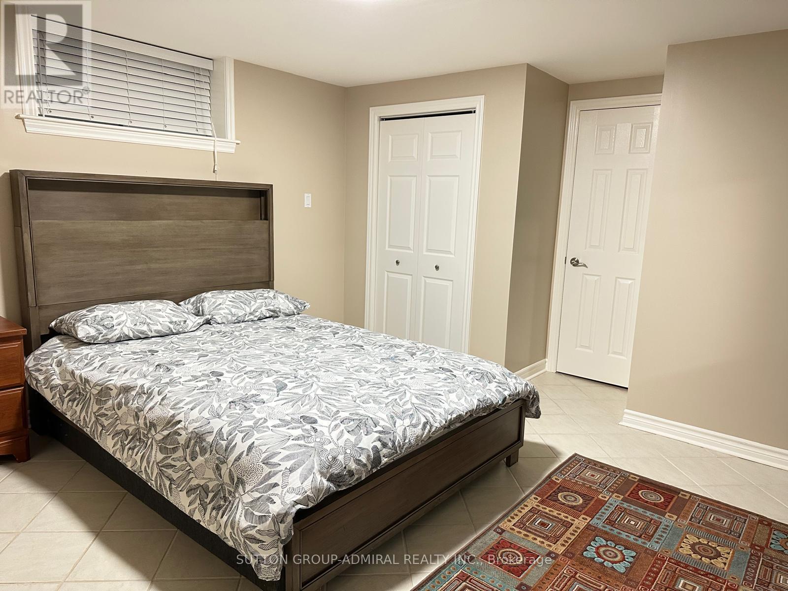 447 Taylor Mills Drive, Richmond Hill, ON - Indoor Photo Showing Bedroom