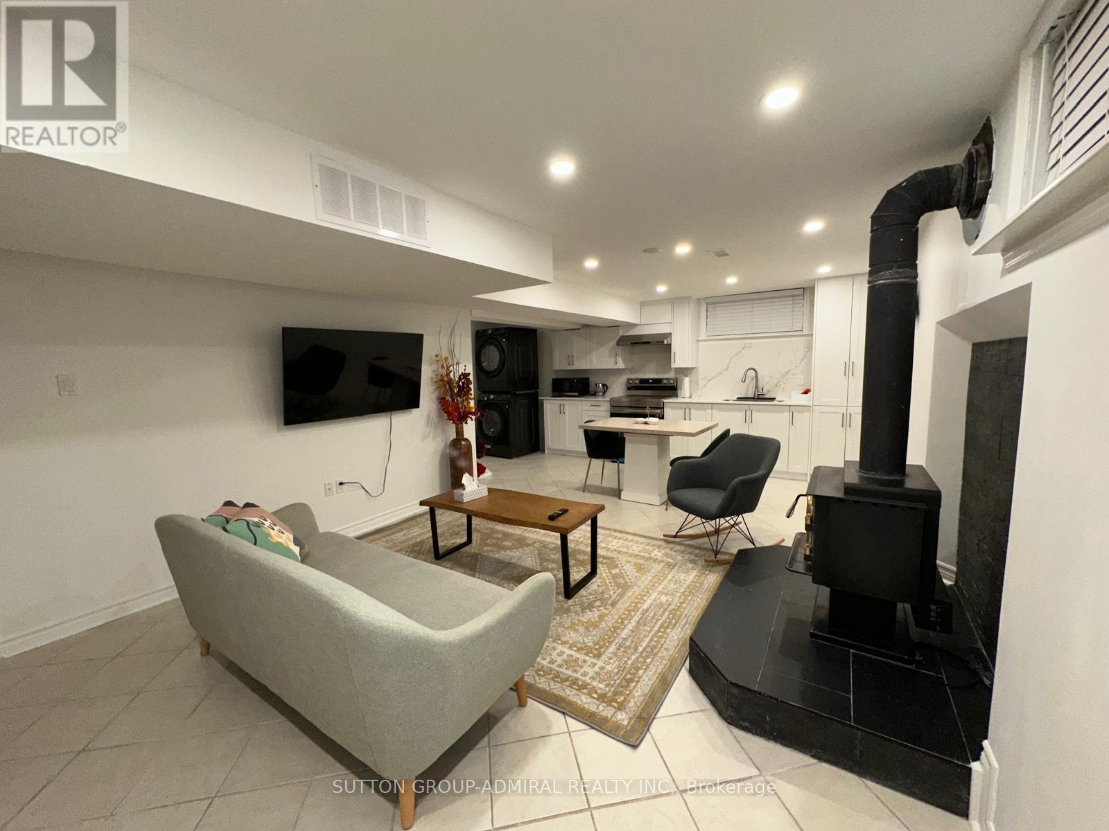 447 Taylor Mills Drive, Richmond Hill, ON - Indoor