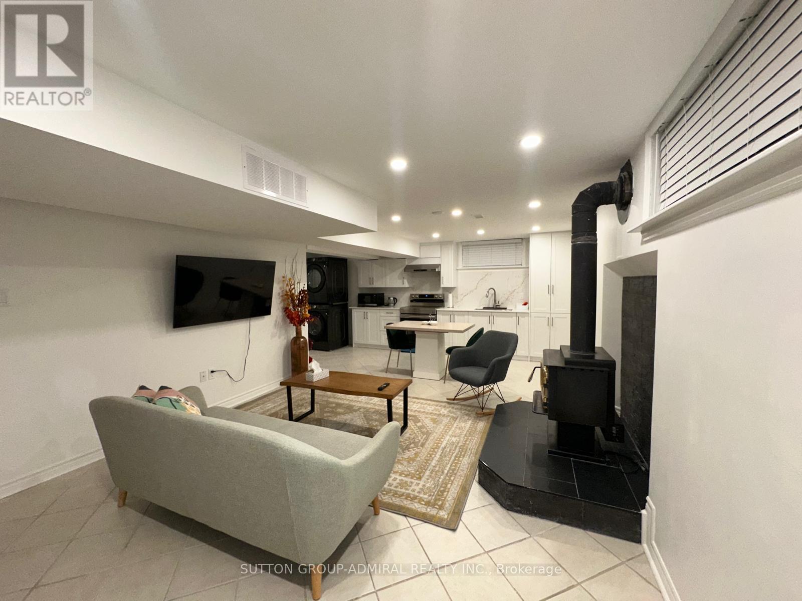 447 Taylor Mills Drive, Richmond Hill, ON - Indoor