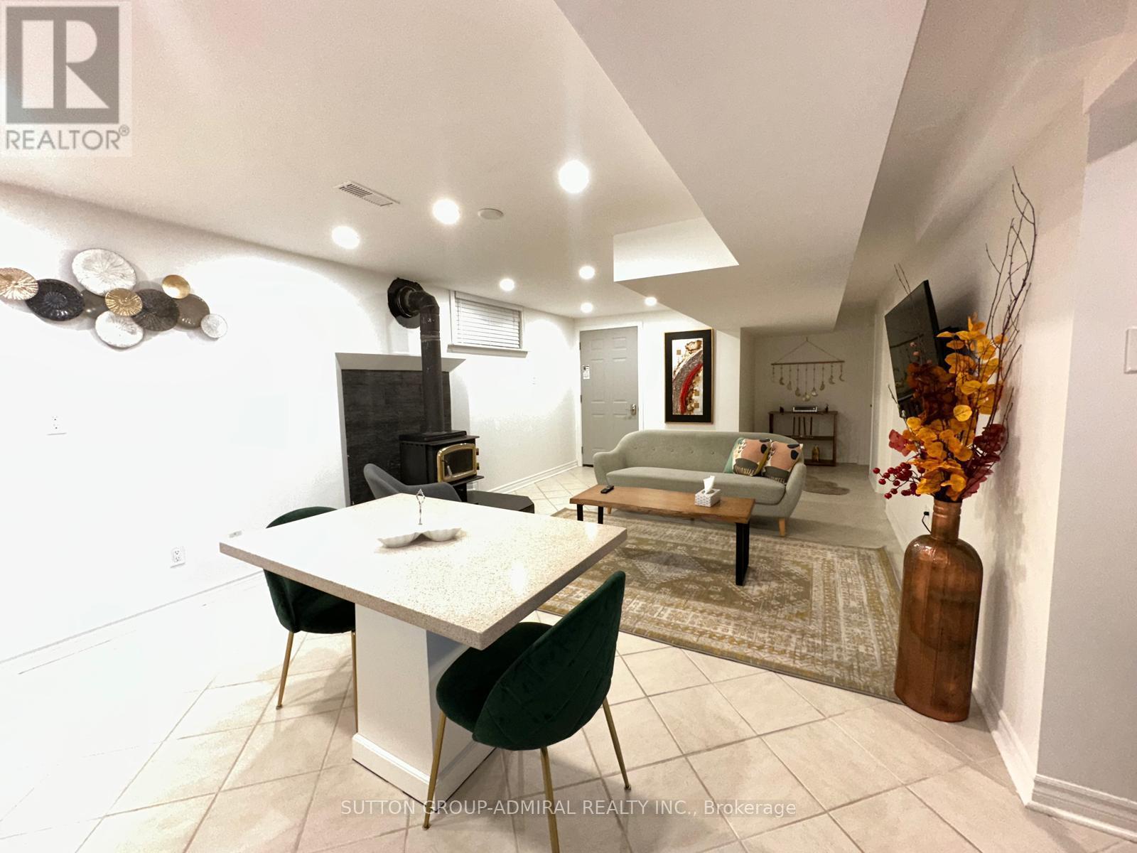 447 Taylor Mills Drive, Richmond Hill, ON - Indoor