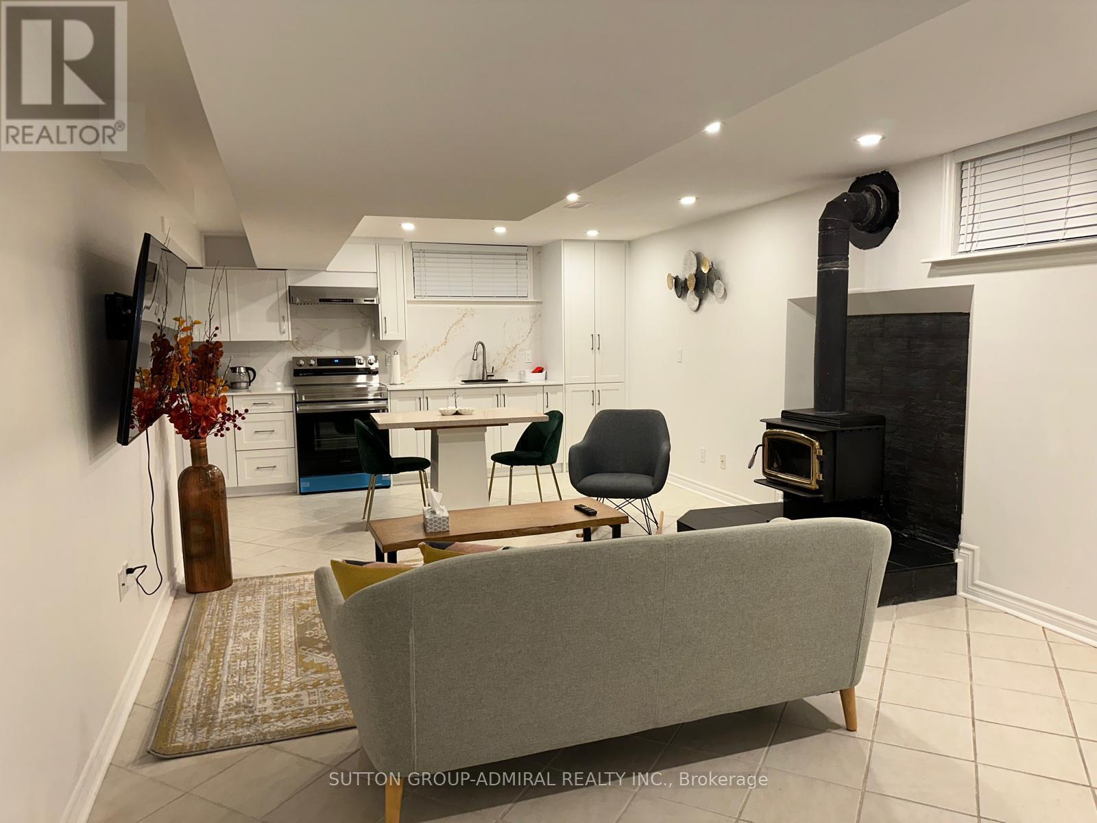 447 Taylor Mills Drive, Richmond Hill, ON - Indoor