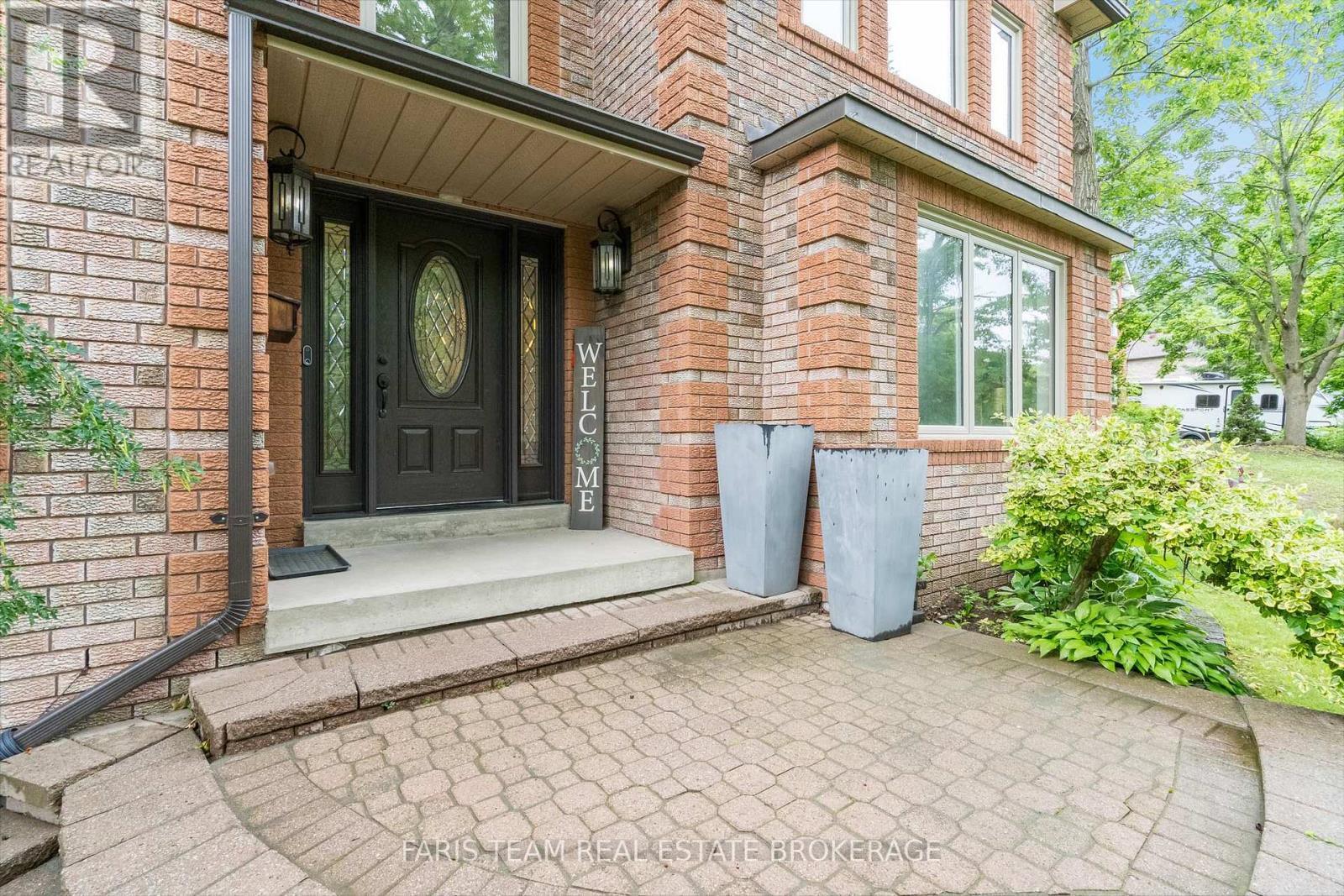 6 Alana Drive, Springwater, ON - Outdoor