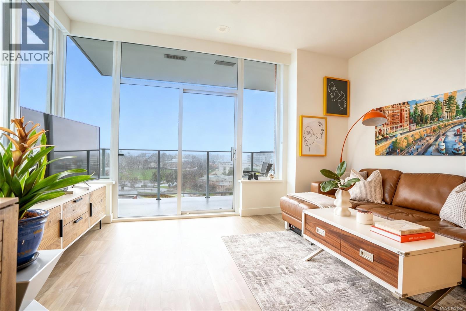 Living Room - 804 60 Saghalie Rd, Victoria, BC