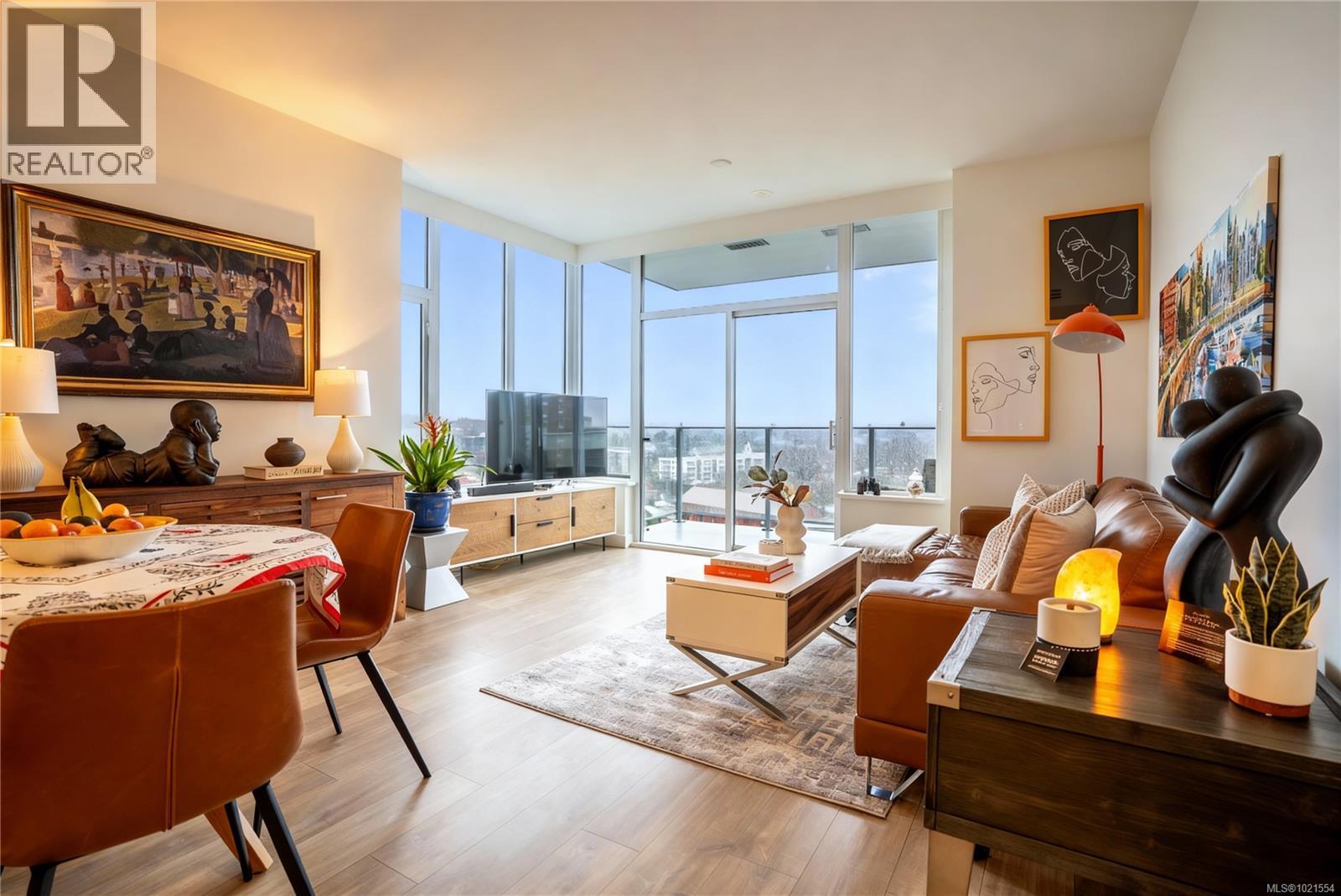 Living Room - 804 60 Saghalie Rd, Victoria, BC