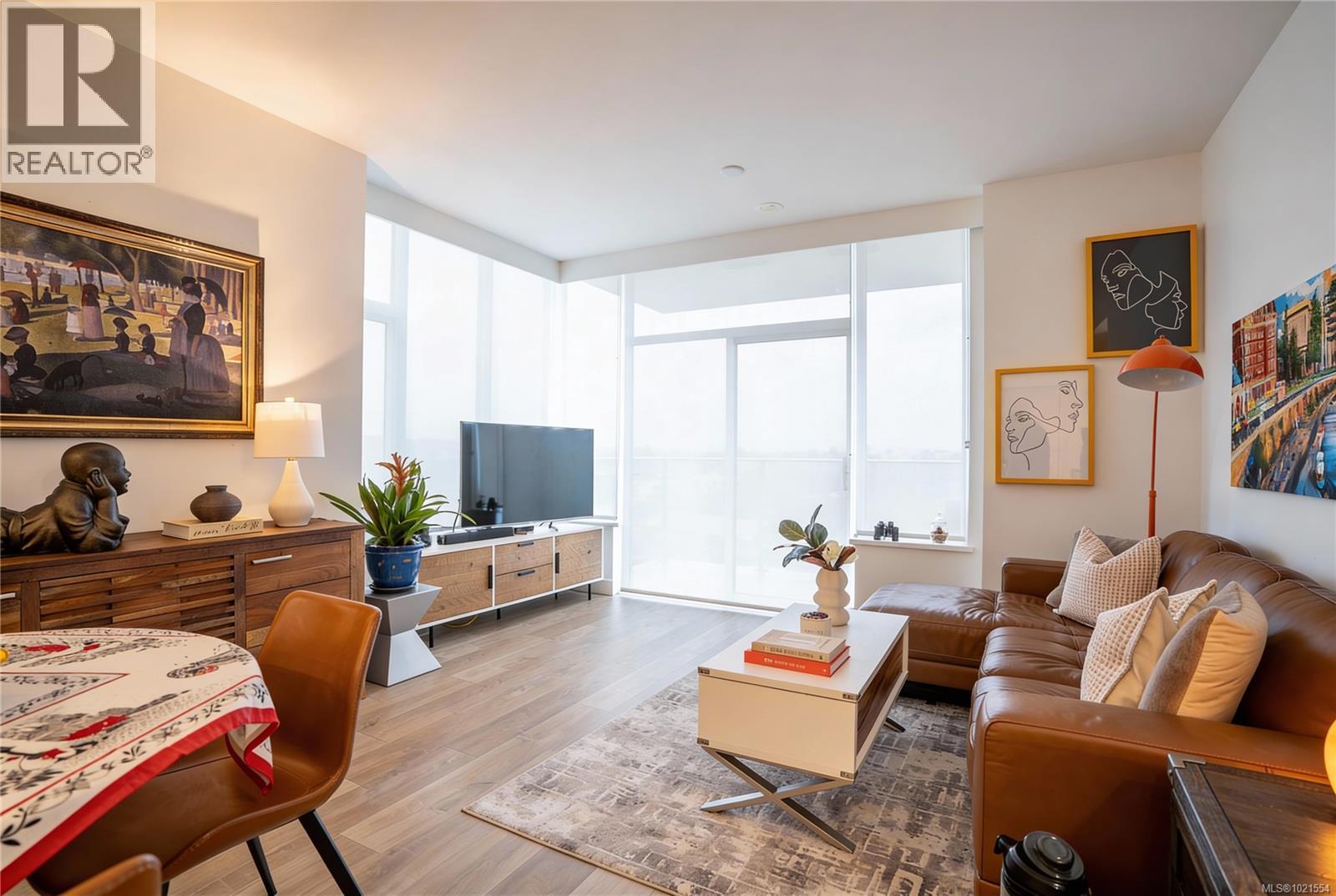 Living Room - 804 60 Saghalie Rd, Victoria, BC