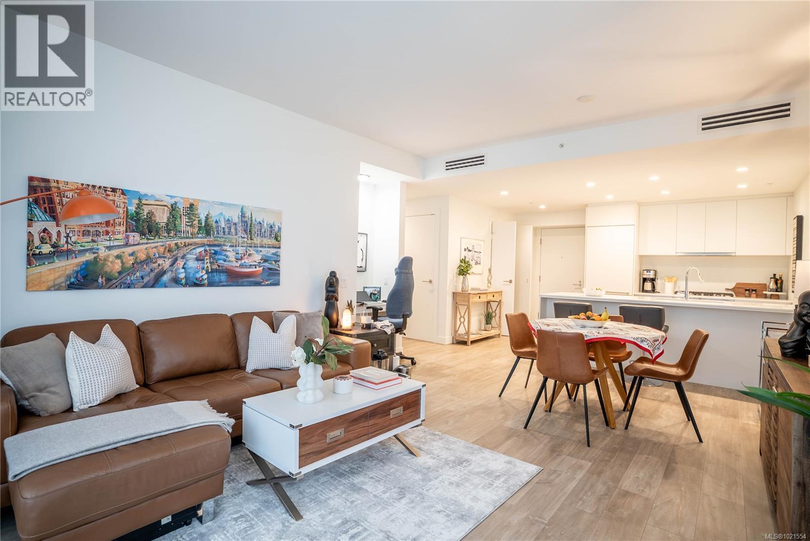 Living Room - 804 60 Saghalie Rd, Victoria, BC