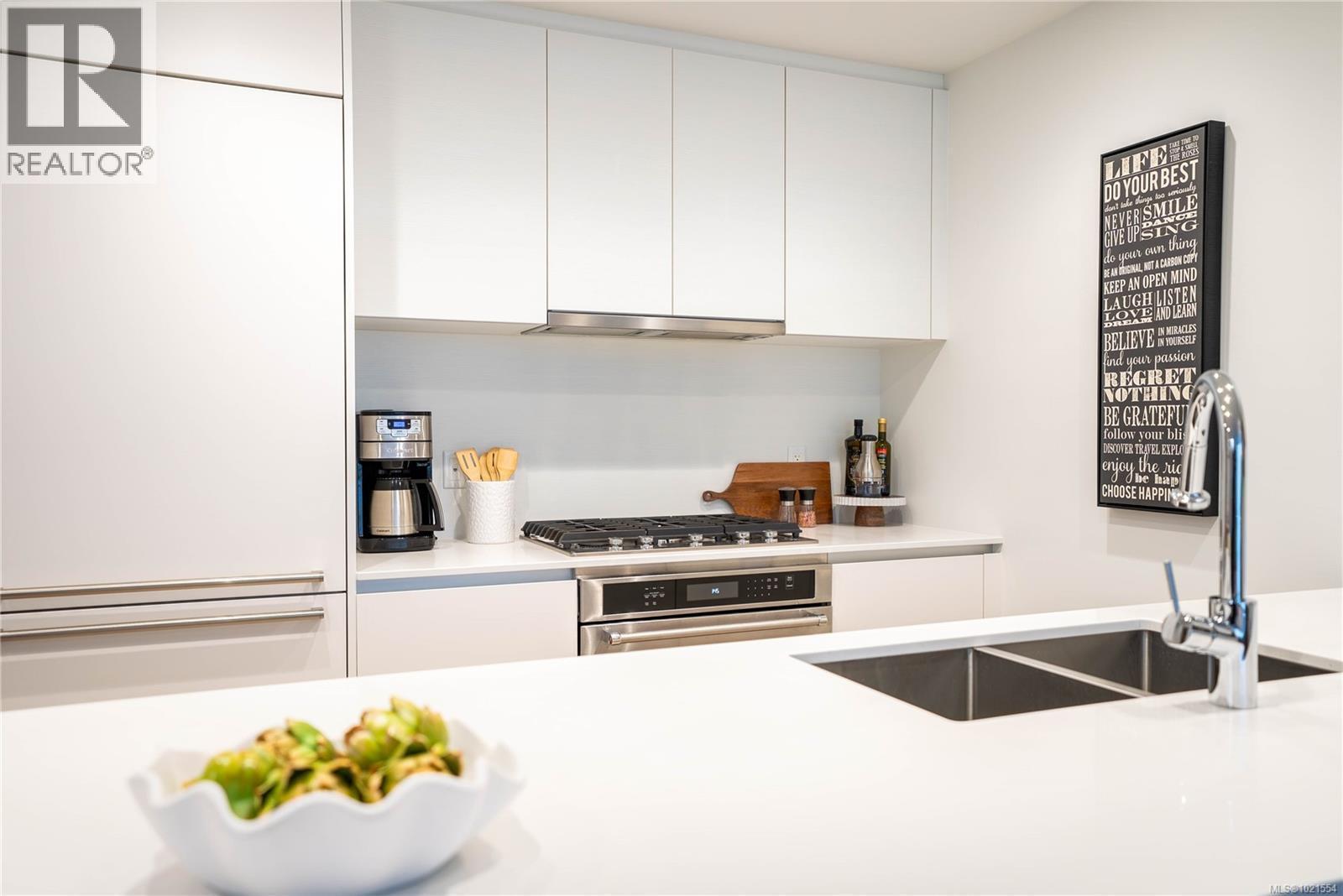 Kitchen - 804 60 Saghalie Rd, Victoria, BC