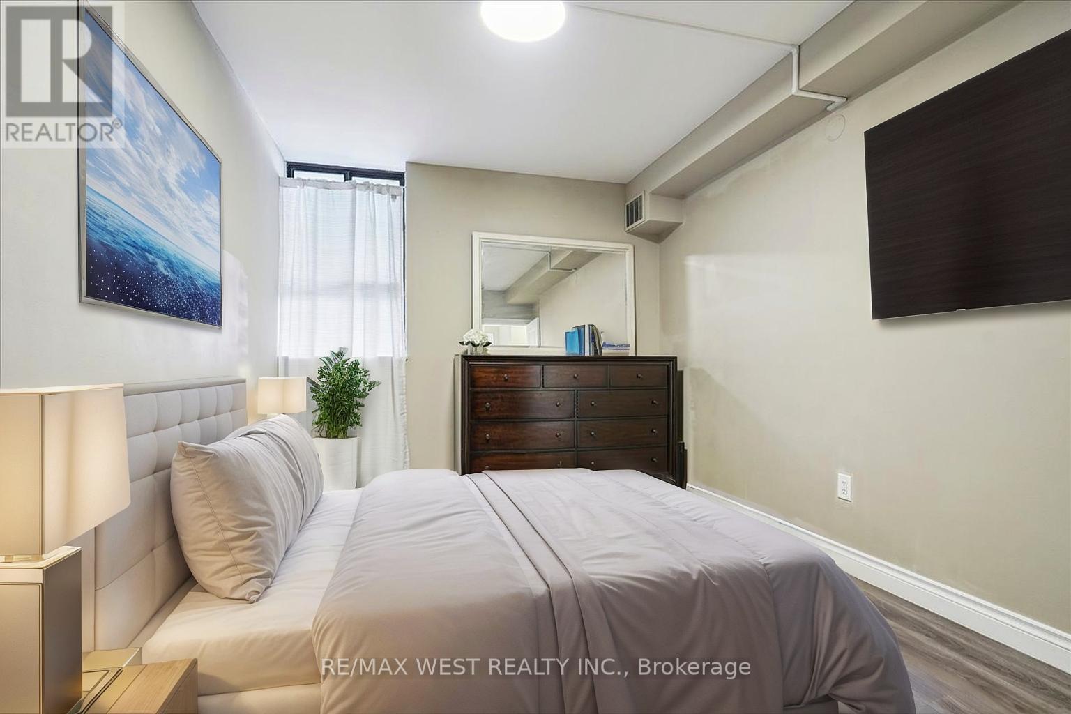 103 - 4 Lisa Street, Brampton, ON - Indoor Photo Showing Bedroom