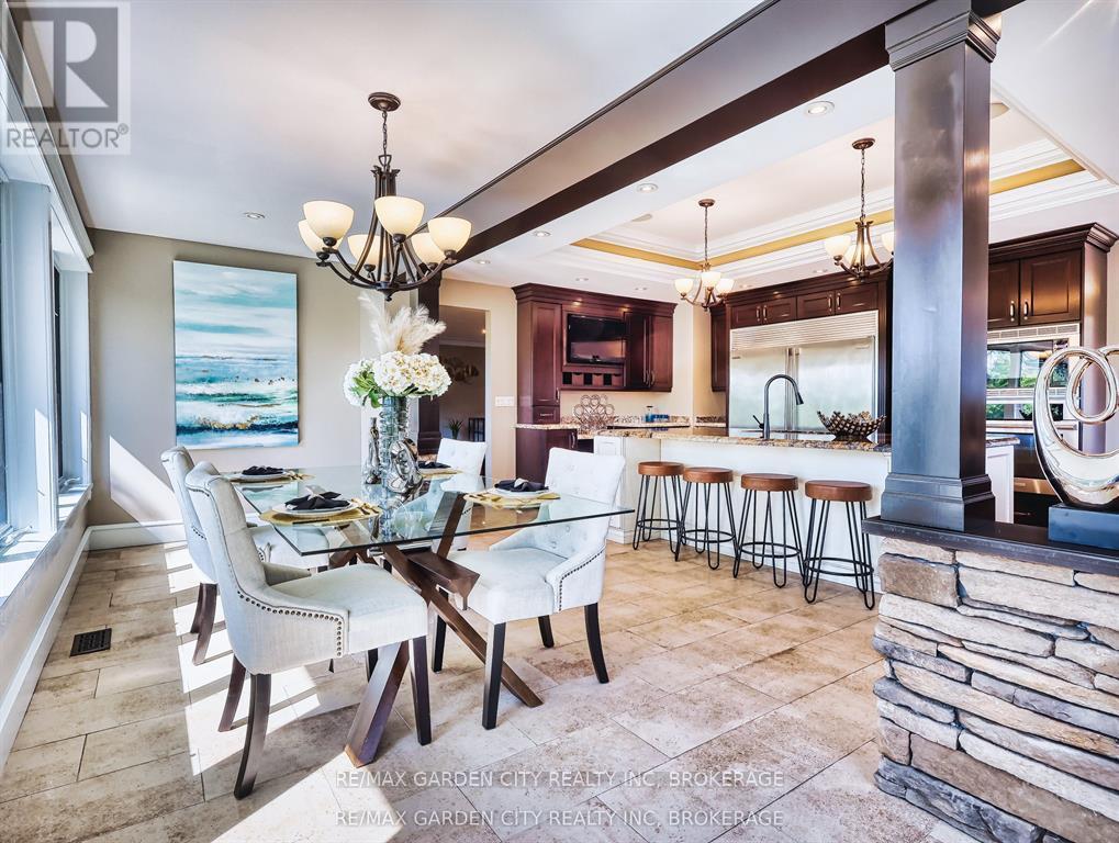 28 Marsdale Drive, St. Catharines (Glendale/Glenridge), ON - Indoor Photo Showing Dining Room