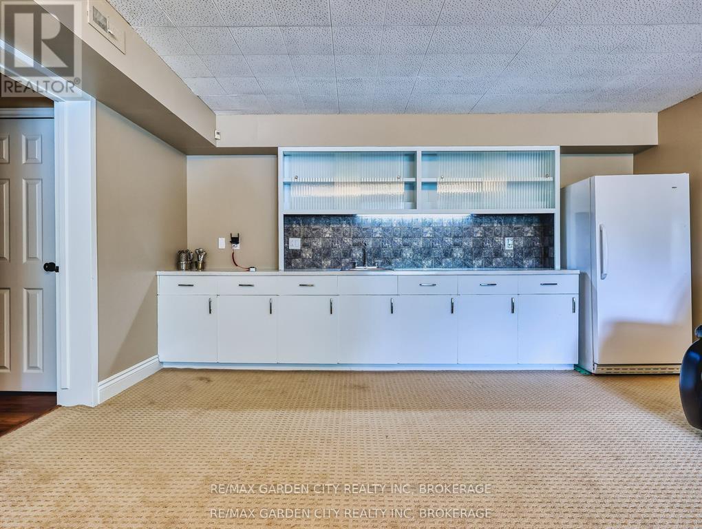 28 Marsdale Drive, St. Catharines (Glendale/Glenridge), ON - Indoor