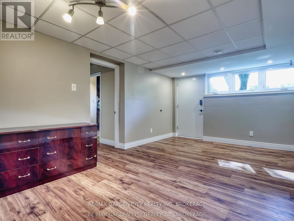 28 Marsdale Drive, St. Catharines (Glendale/Glenridge), ON - Indoor Photo Showing Other Room