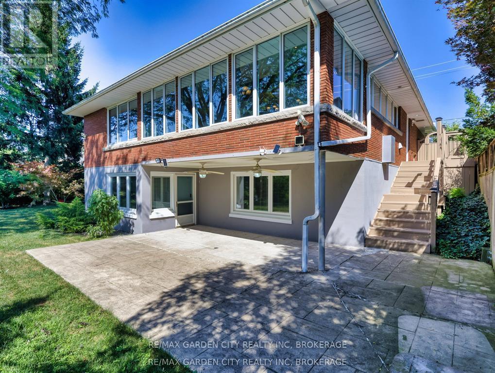 28 Marsdale Drive, St. Catharines (Glendale/Glenridge), ON - Outdoor