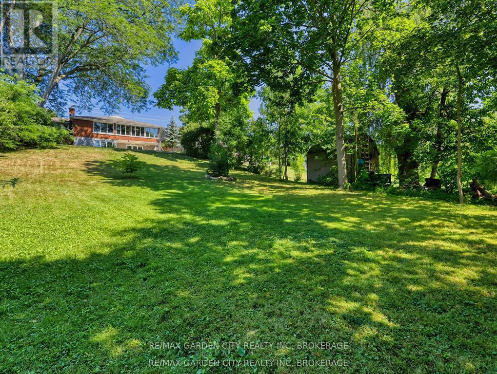 28 Marsdale Drive, St. Catharines (Glendale/Glenridge), ON - Outdoor