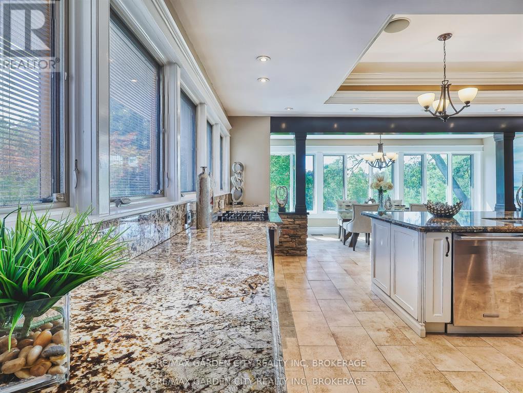 28 Marsdale Drive, St. Catharines (Glendale/Glenridge), ON - Indoor