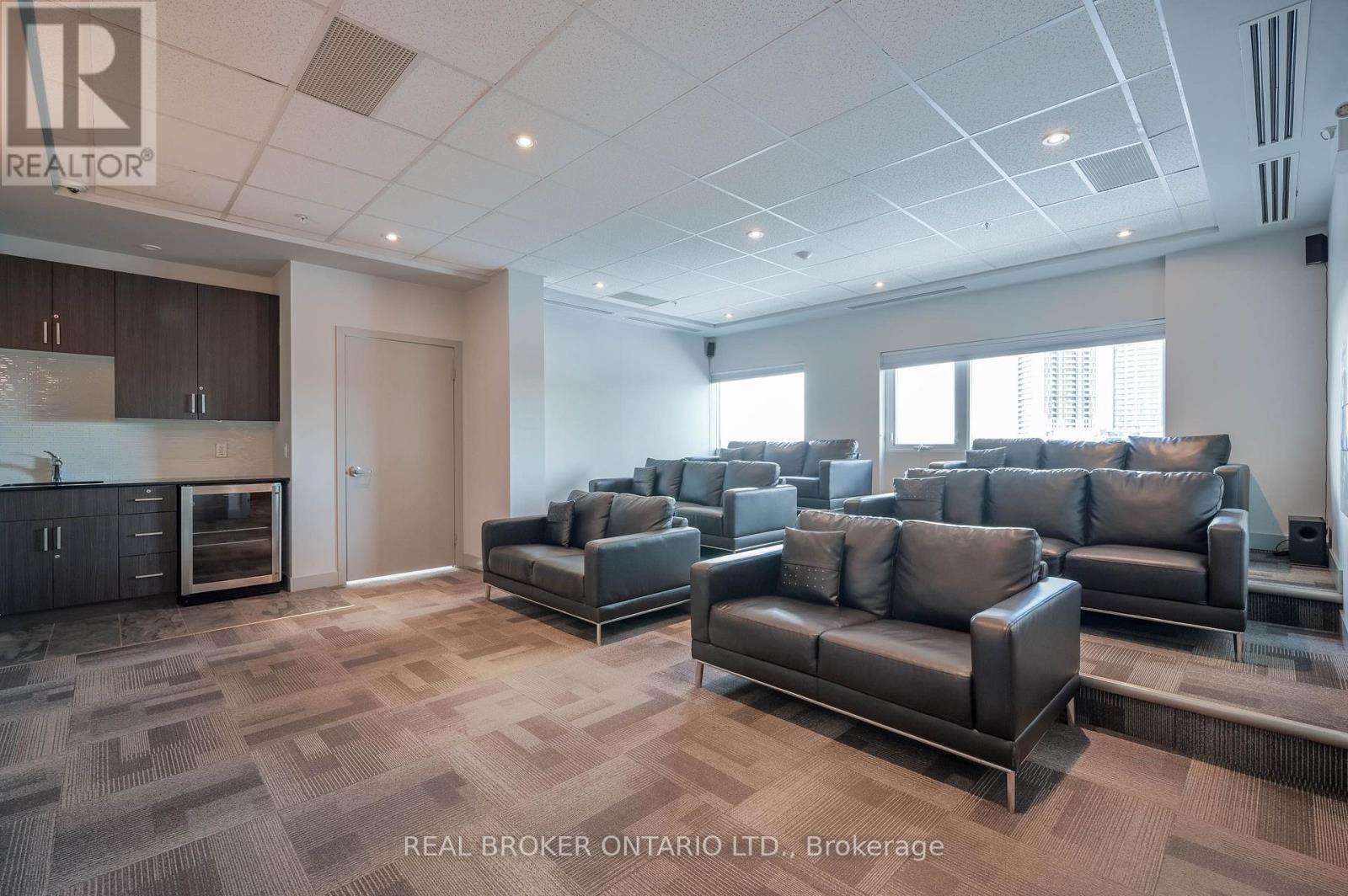 203 - 1 Victoria Street S, Kitchener, ON - Indoor Photo Showing Living Room