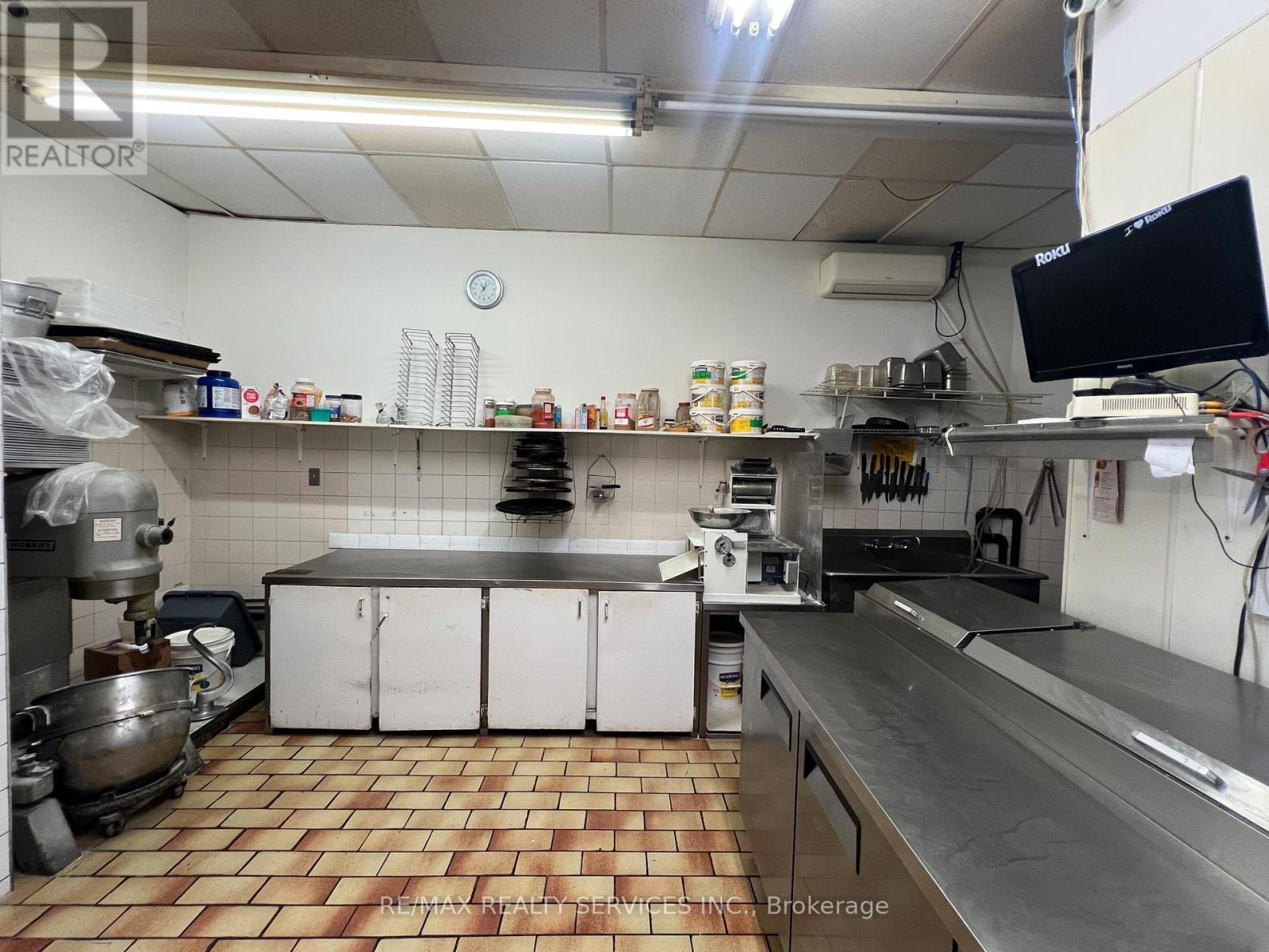 243 Wharncliffe Road N, London North, ON